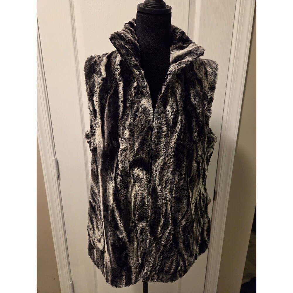 SNOSKINS Women’s Animal Print Sleeveless Lined Vest Hook & Eye Black/Gray M